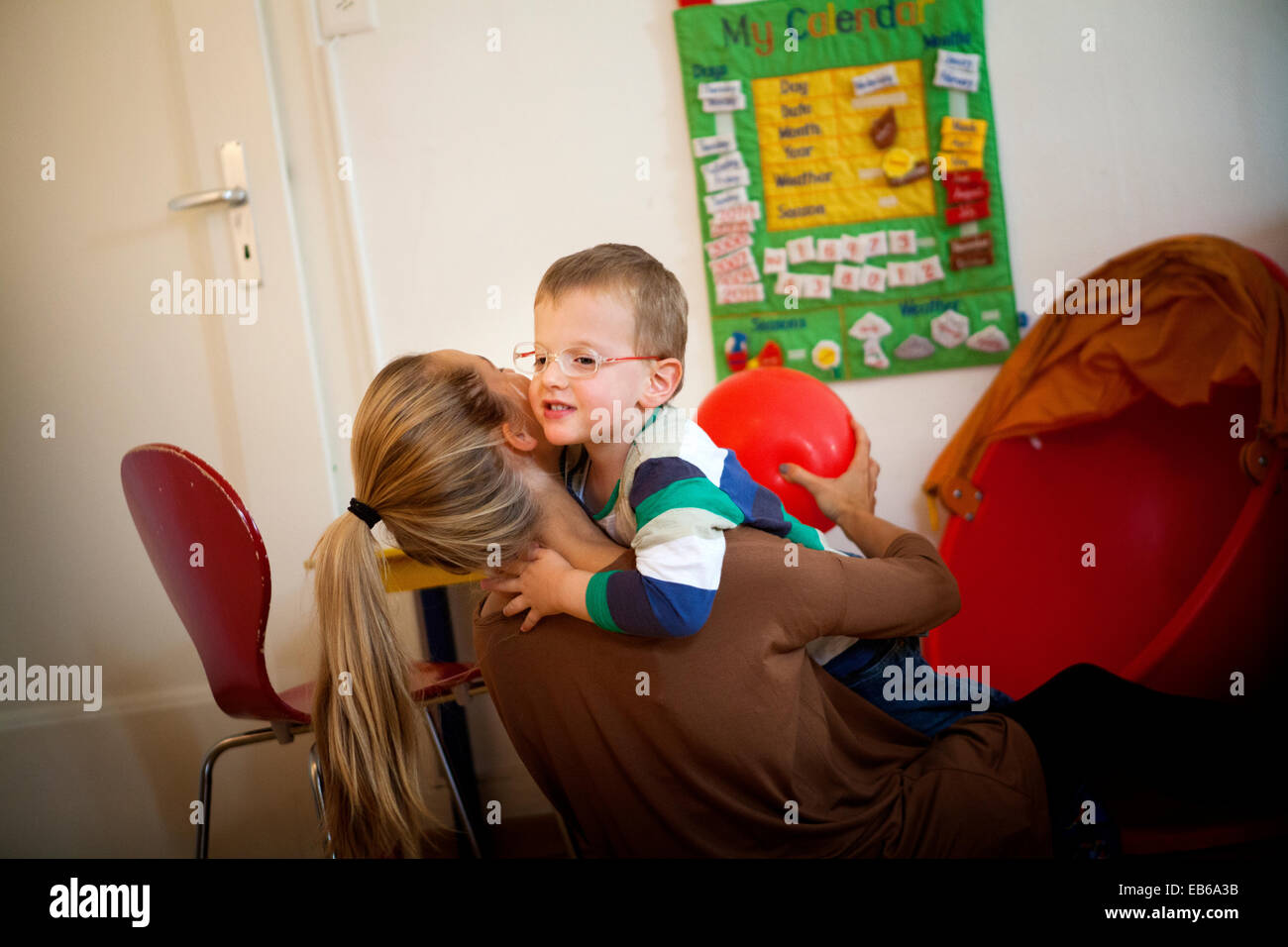 BAMBINO AUTISTICO Foto Stock