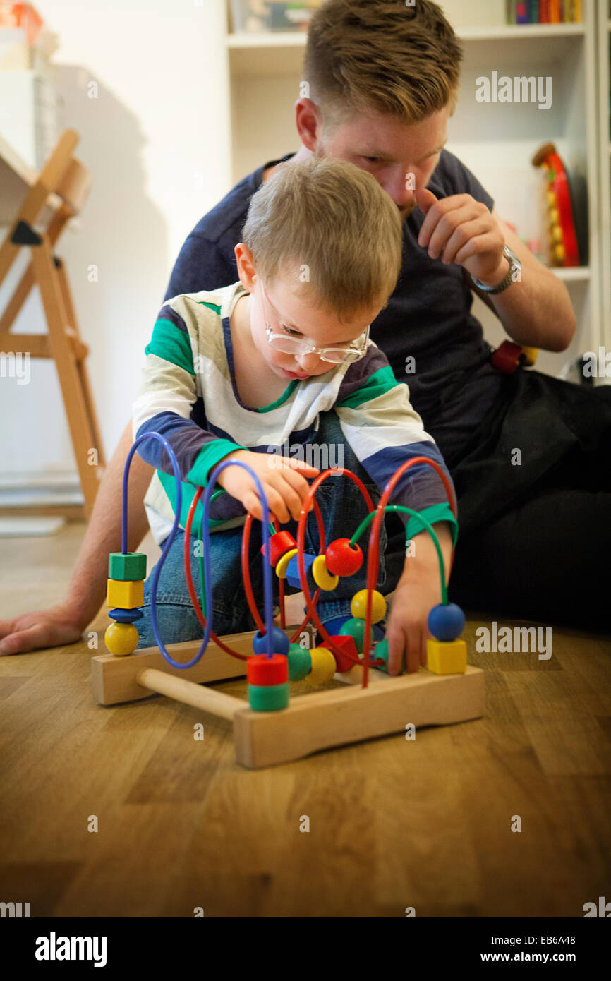 BAMBINO AUTISTICO Foto Stock
