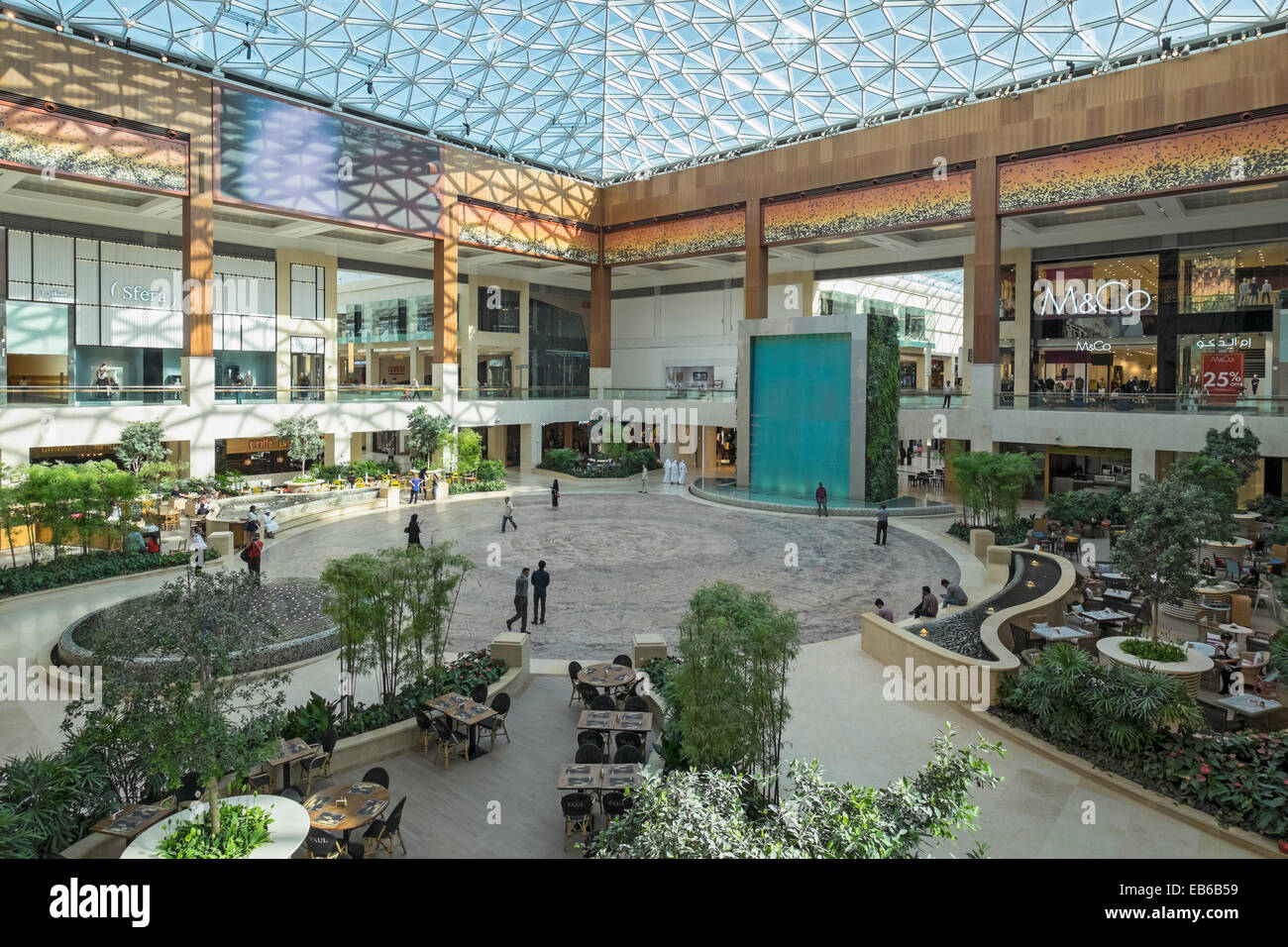 Nuovo Yas Mall Shopping center su Yas Island di Abu Dhabi Emirati Arabi Uniti. Foto Stock Nuovo Yas Mall Shopping center su Yas Island di Abu Dhabi Emirati Arabi Uniti. Foto Stock