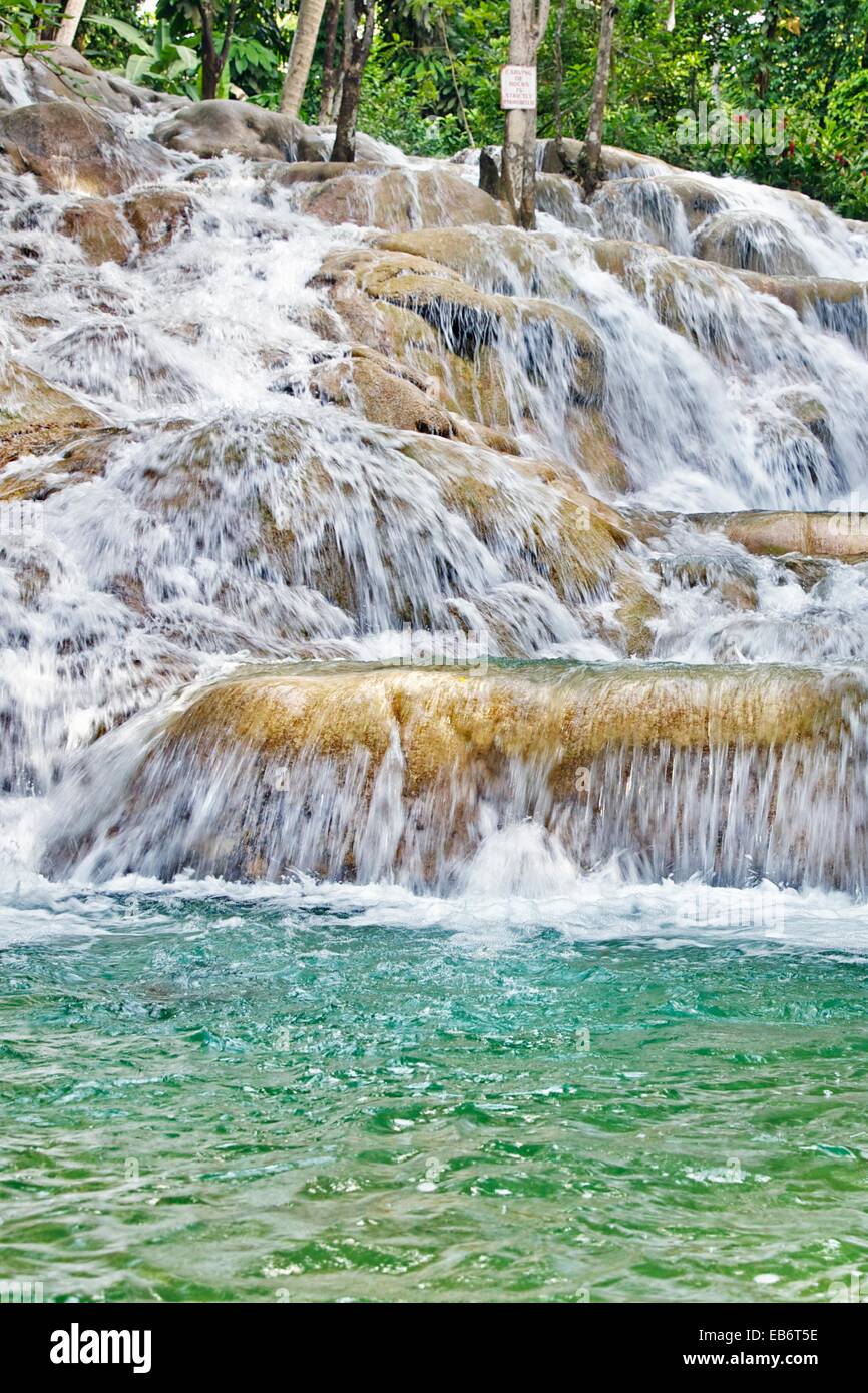 Dunns River Falls Cascate del Fiume Dunn, Ocho Rios, Giamaica, West Indies,  dei Caraibi e America centrale Foto stock - Alamy