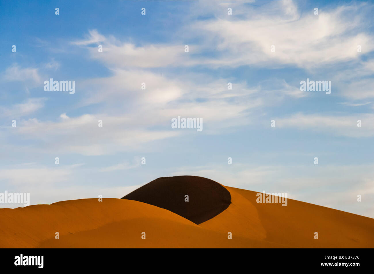 Dune di sabbia del deserto del Sahara ERG CHIGAGA MAROCCO Foto Stock