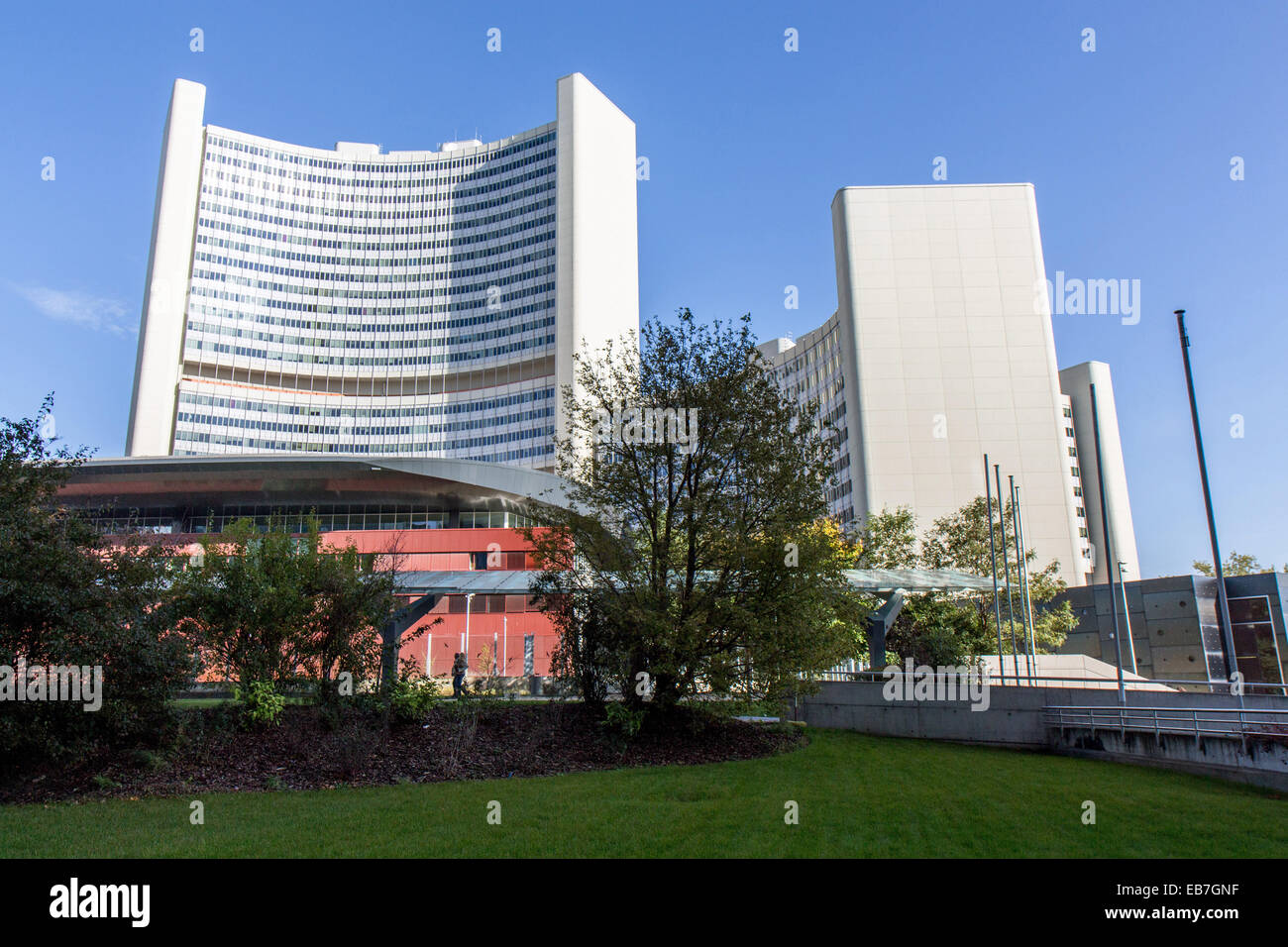 Austria: il Centro internazionale di Vienna con torri IAEO (Nazioni Unite). Foto da 1. Novembre 2014. Foto Stock