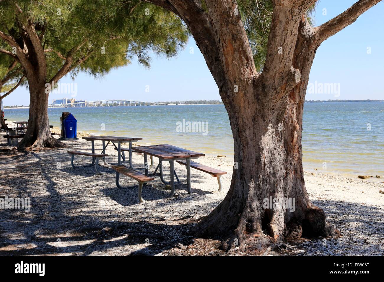 Un picnic e parco sulla spiaggia di Sanibel Island vicino a Ft. Myers in Florida, Stati Uniti d'America Foto Stock