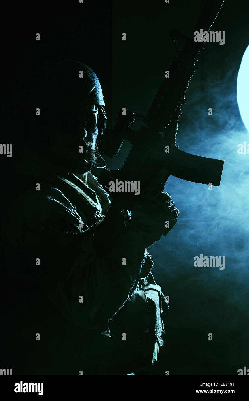 Barbuto forze speciali soldato Foto Stock