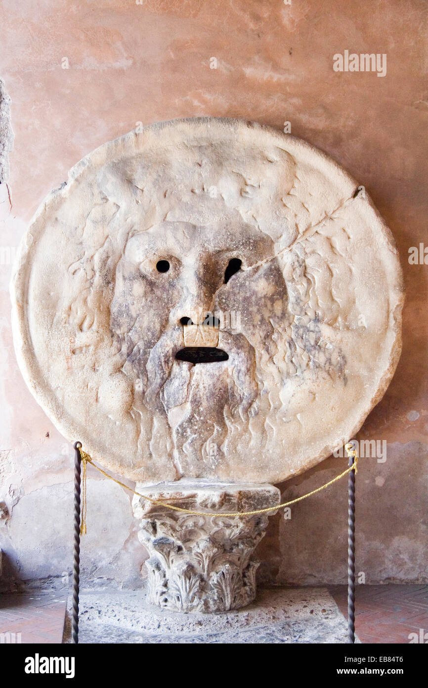 La Bocca della Verita', la Bocca della Verità, a Santa Maria in Cosmedin Chiesa, Roma Foto Stock