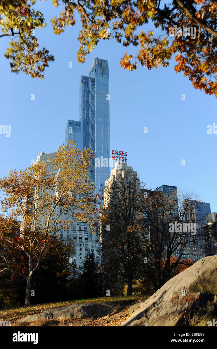 JW Marriott Essex House hotel affacciato su Central Park Manhattan New York Stati Uniti d'America nell'autunno del sole Foto Stock