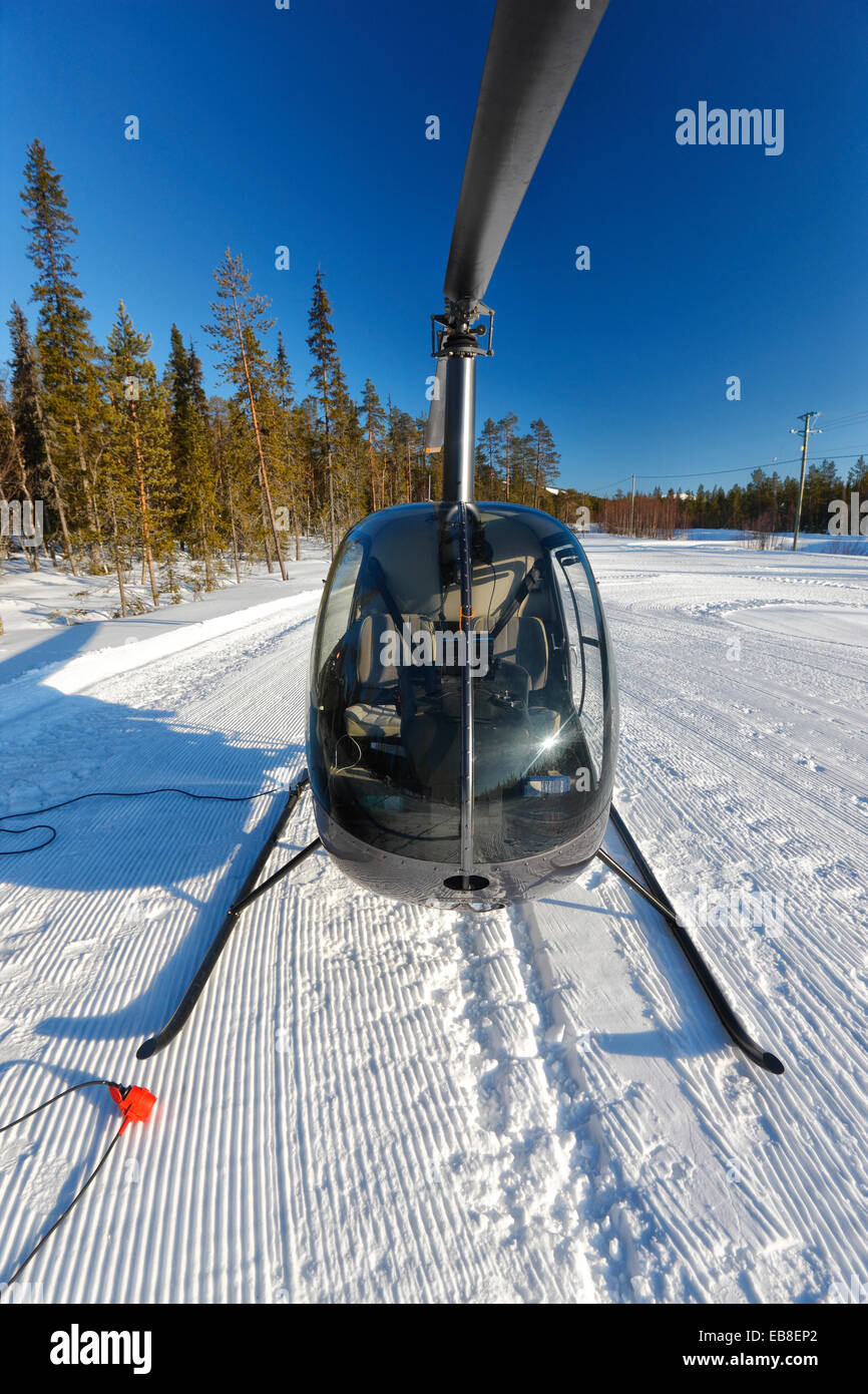 Elicottero in inverno, Finlandia e Lapponia Foto Stock