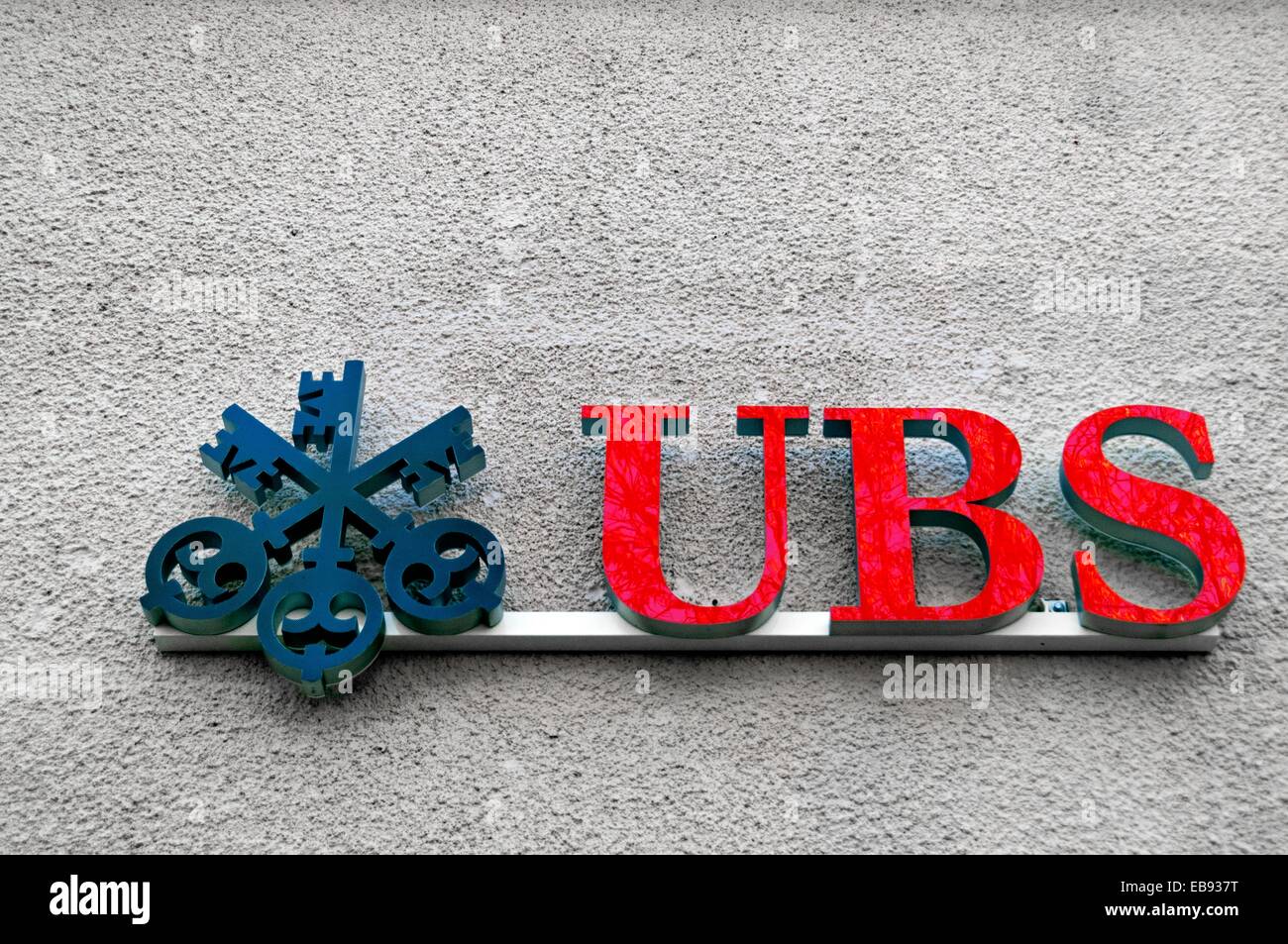 Simbolo della banca svizzera UBS - L Unione di Banche Svizzere su una  parete di Ginevra in Svizzera Foto stock - Alamy