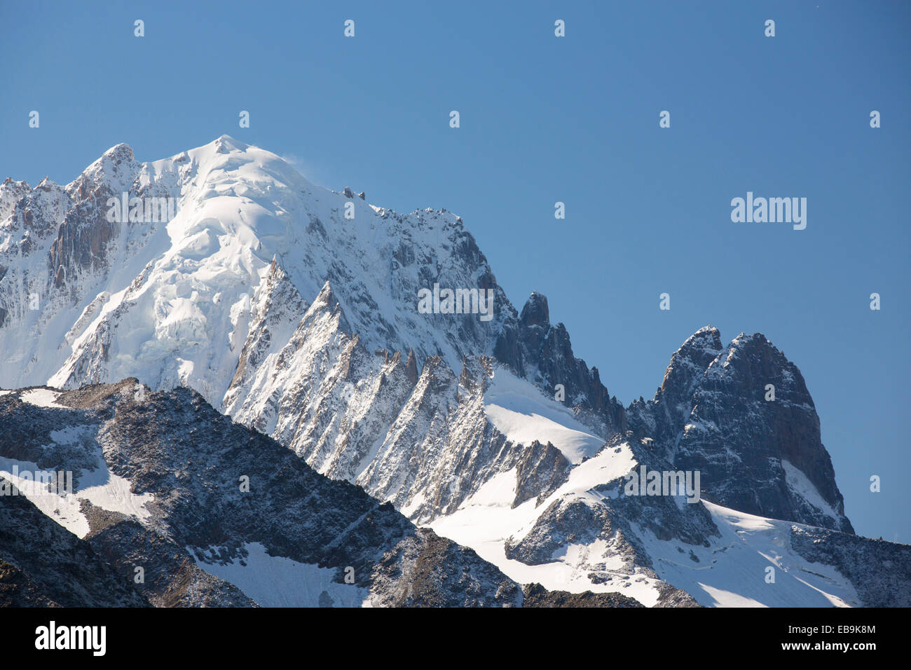 Aiguille Verte e Les Drus di Mont Blanc compreso tra la gamma indicata in precedenza Chamonix, sulle alpi francesi. Foto Stock