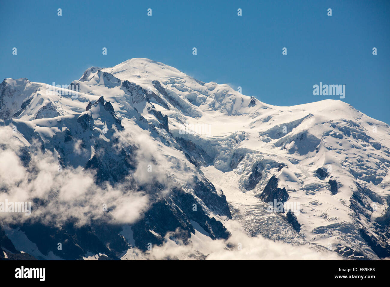 Il Mont Blanc compreso tra la gamma indicata in precedenza Chamonix, sulle alpi francesi. Foto Stock