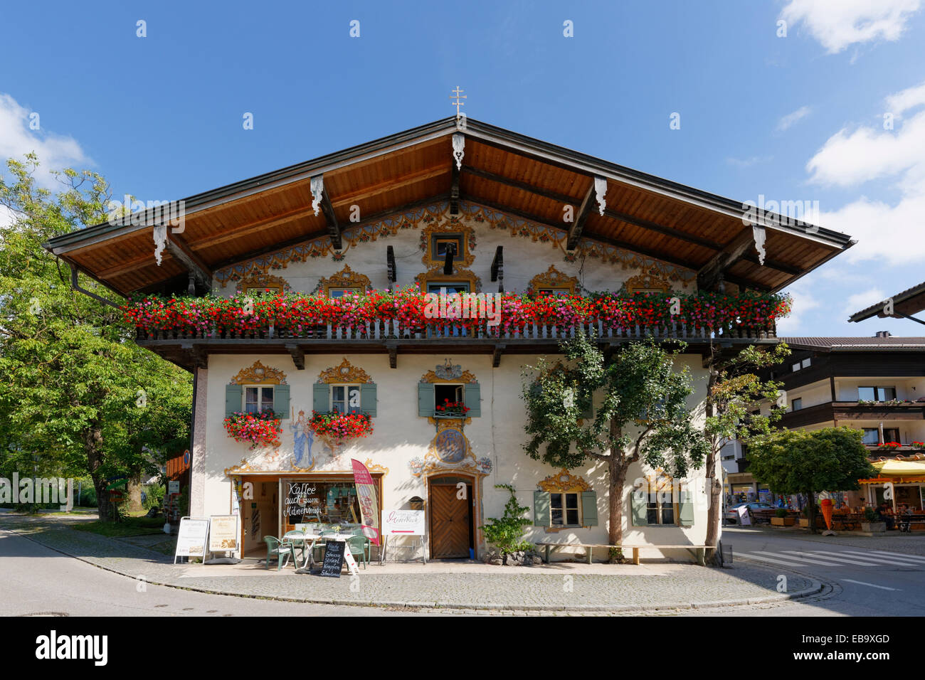 Casa con Lüftlmalerei, tradizionale murale, Oberaudorf, Valle Inn, Alta Baviera, Baviera, Germania Foto Stock