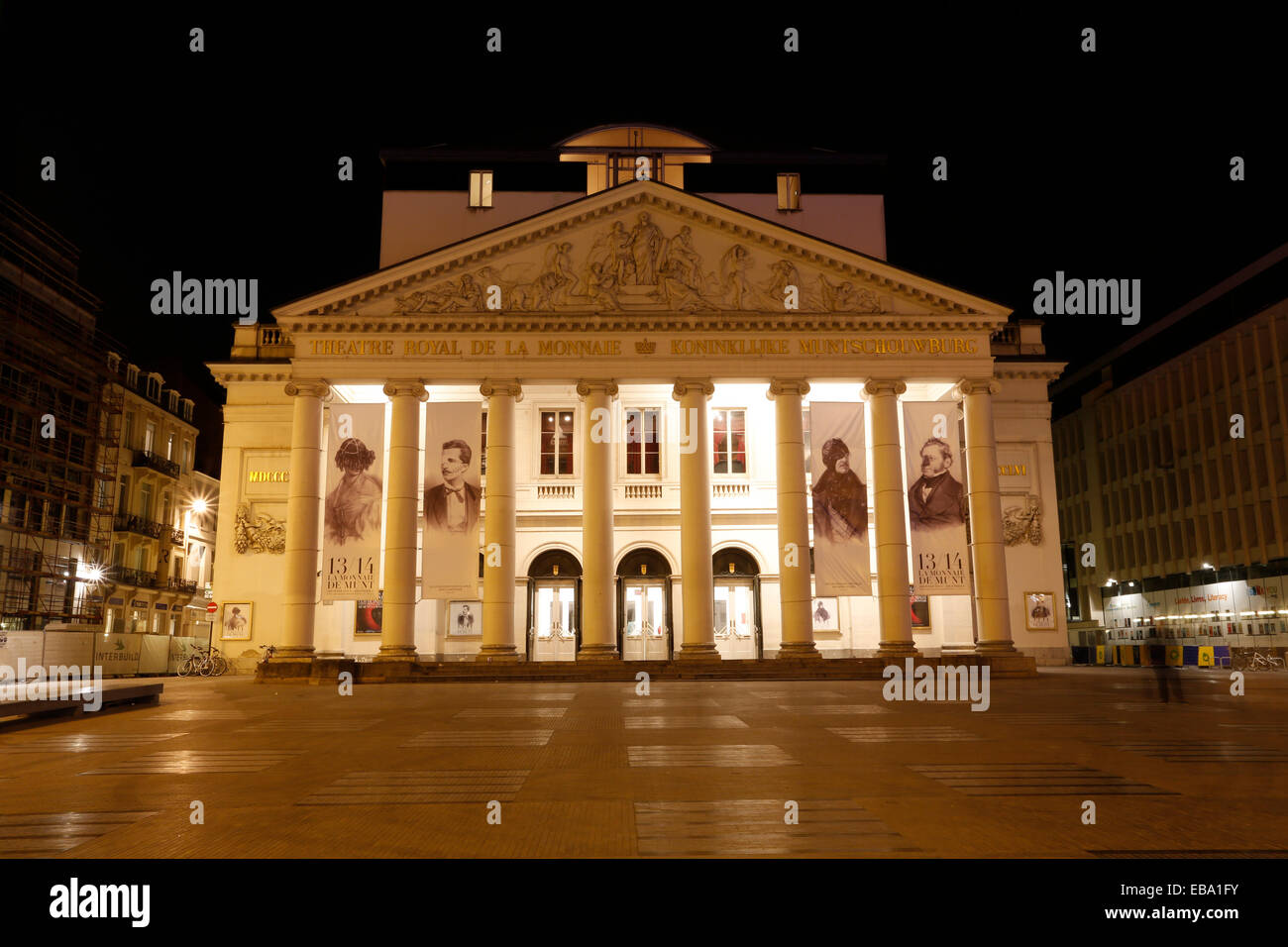 Theatre Royal de la Monnaie, la sera, Bruxelles, la regione di Bruxelles, Belgio Foto Stock