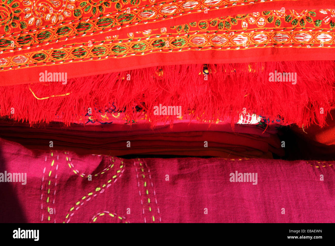 Dhaka 2014. Nakshi katha è tradizionale artigianato in Bangladesh. Nakshi katha , katha , tradizionale artigianale , artigianale tradizionale del Bangladesh. Foto Stock