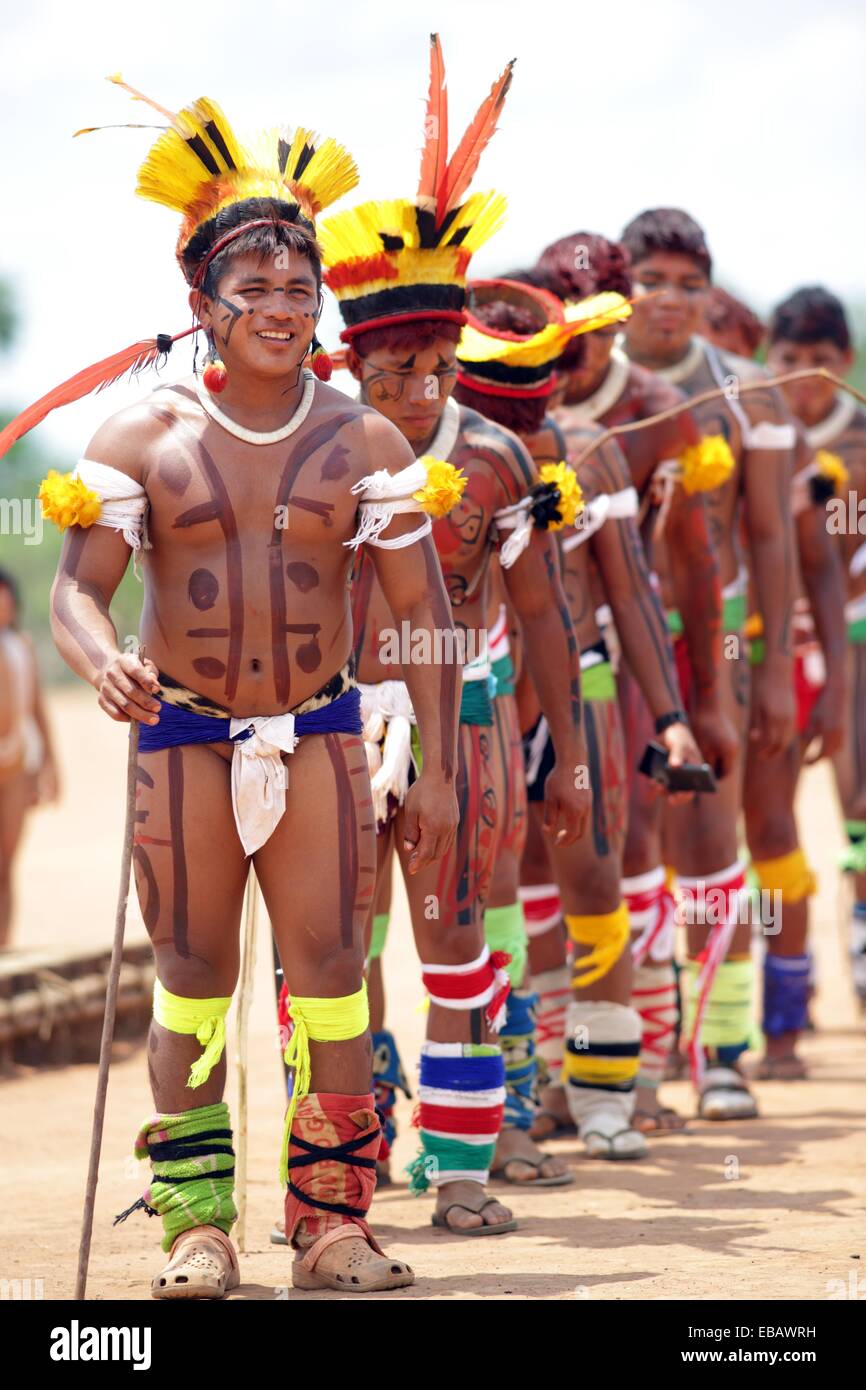 Kalapalo Indios, Mato Grosso, Brasile, Sud America Foto stock - Alamy