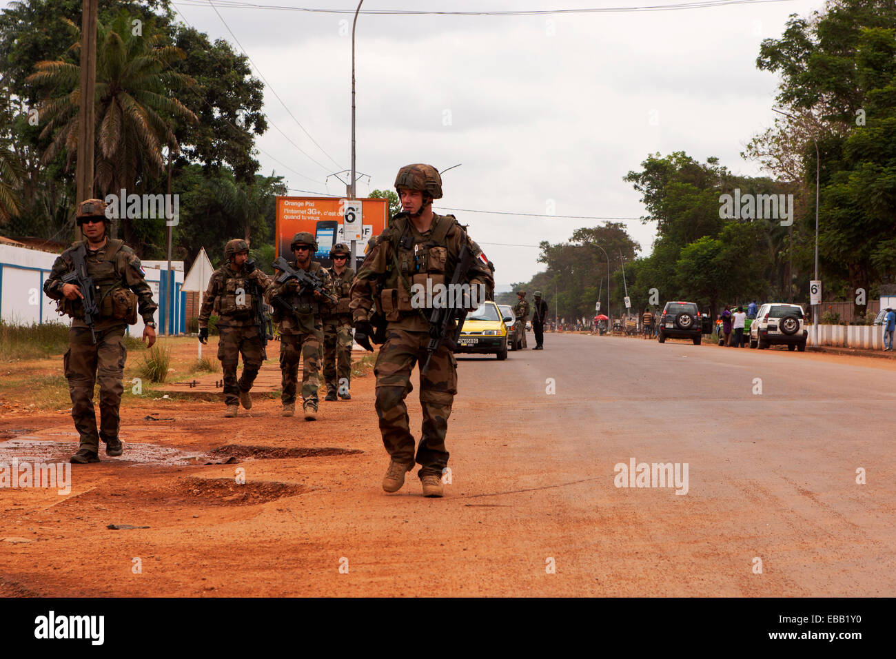 Le truppe francesi di pattuglia a Bangui, Repubblica Centrale Africana Foto Stock