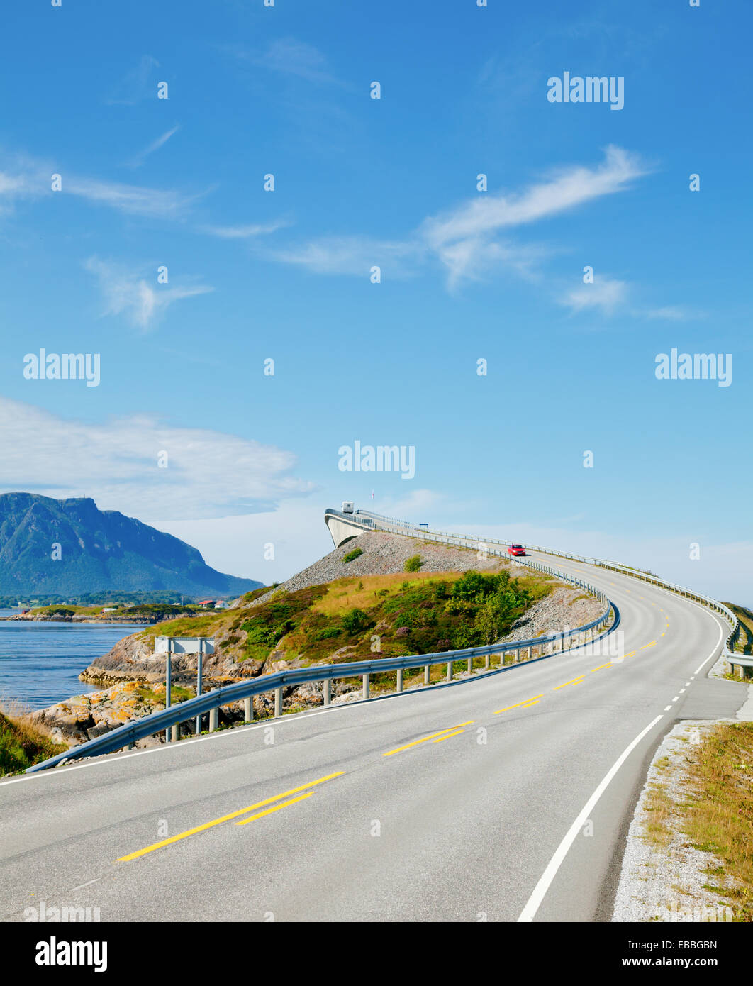 Storseisundet ponte sulla Atlantic Road in Norvegia Foto Stock