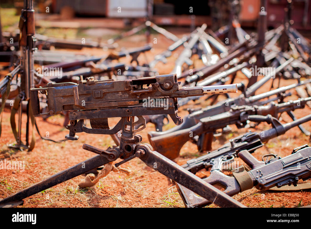 Armi confiscate dalle forze francesi memorizzati in base Mpoko a Bangui, Repubblica Centrale Africana Foto Stock