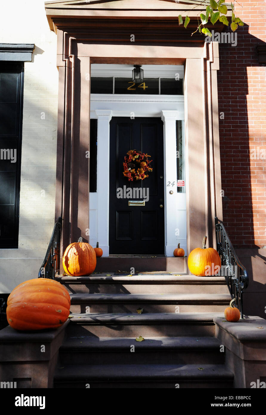 New York Stati Uniti - Pumpkins per il giorno del Ringraziamento a due passi nel quartiere di Brooklyn Heights Foto Stock