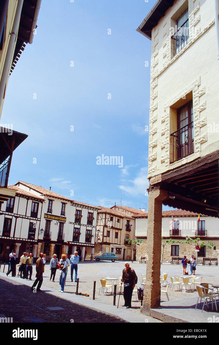 Doña Urraca Square. Covarrubias provincia di Burgos Castilla Leon Spagna. Foto Stock