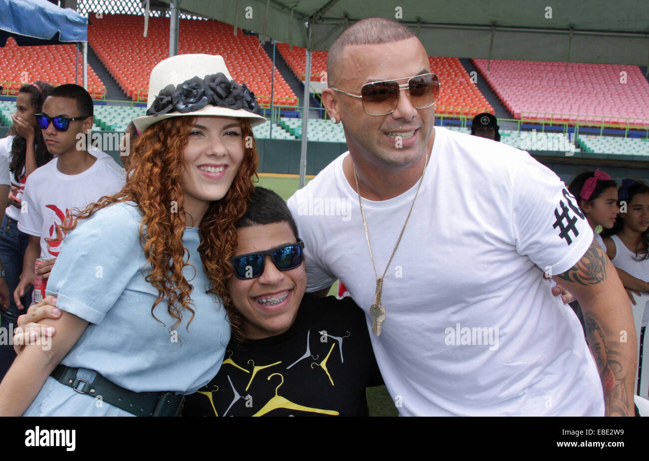 Wisin ad una carità tag calcio a Hiram Bithorn stadium raisingg denaro per ser de Puerto Rico con: Wisin dove: Hato Rey Puerto Rico, Puerto Rico quando: 26 Maggio 2014 Foto Stock