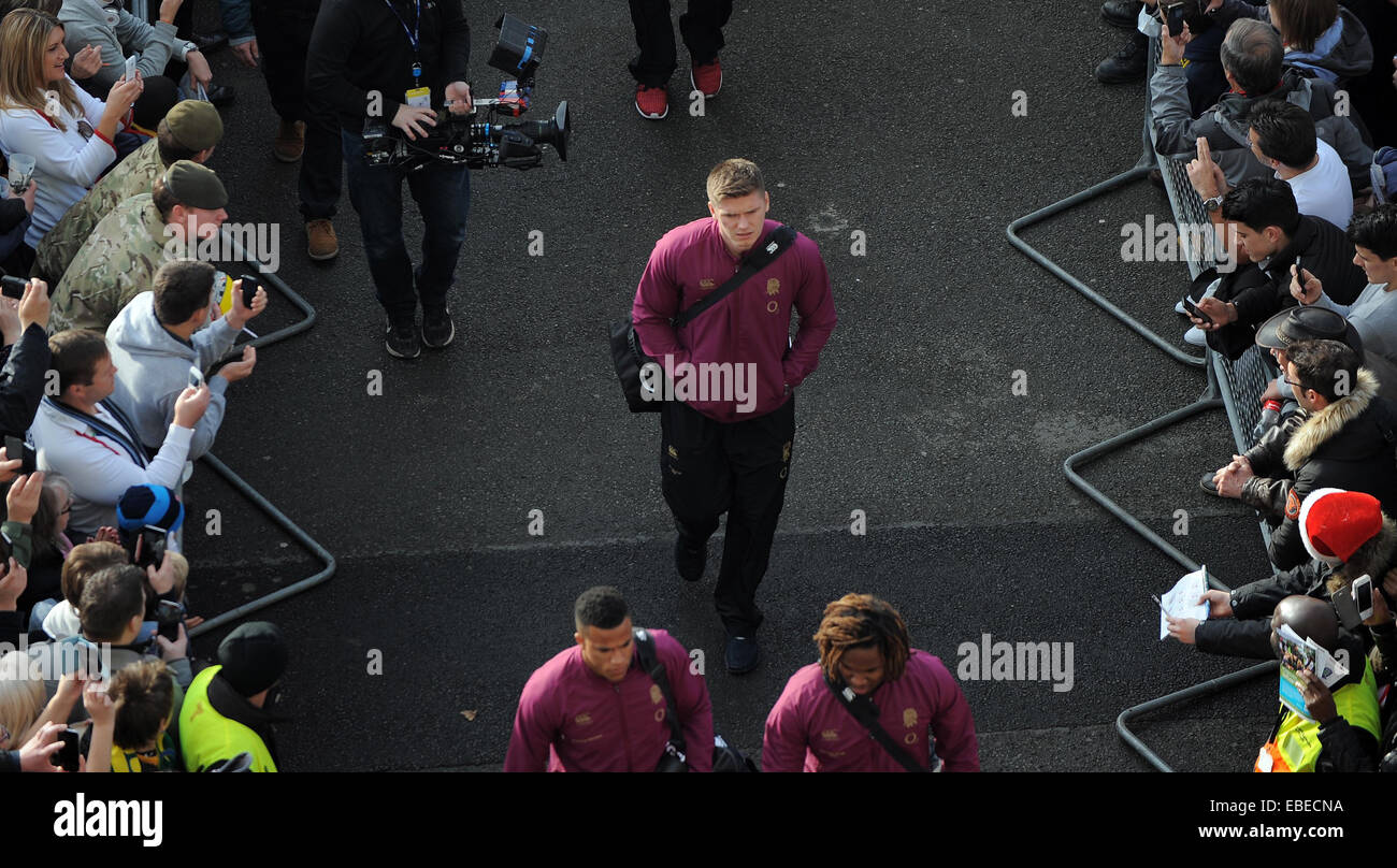 Twickenham, Londra, Regno Unito. Il 29 Novembre, 2014. Inghilterra Twickenham, Londra, Regno Unito. Il 29 Novembre, 2014. Owen Farrell arriva a Twickenham Inghilterra V Australia Inghilterra V Australia, Qbe Autunno International 2014 Twickenham, Londra, Inghilterra 29 novembre 2014 Qbe autunno internazionale, 29/11/2014 Credit: Allstar Picture Library/Alamy Live News Foto Stock