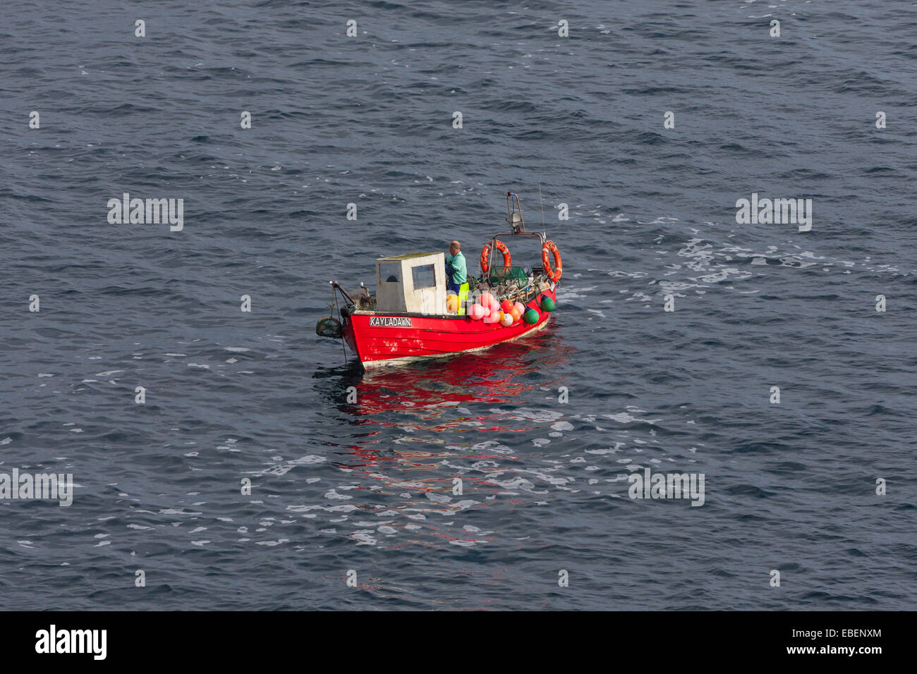 Barca da pesca a testa Tiumpan, occhio Penisola, isola di Lewis, Ebridi Esterne, Scozia. Foto Stock