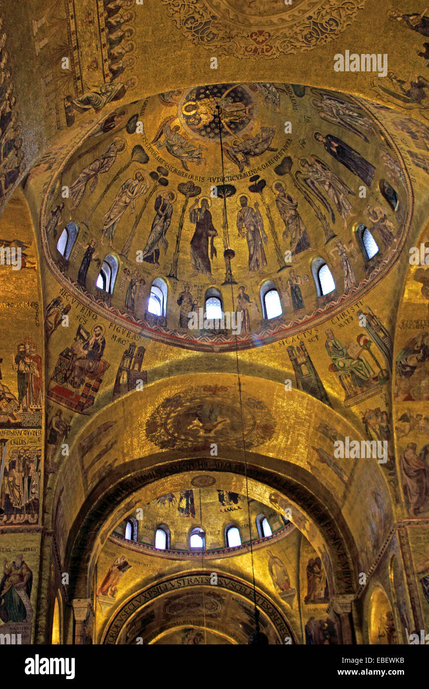 Venezia Basilica di San Marco mosaici interni Foto Stock