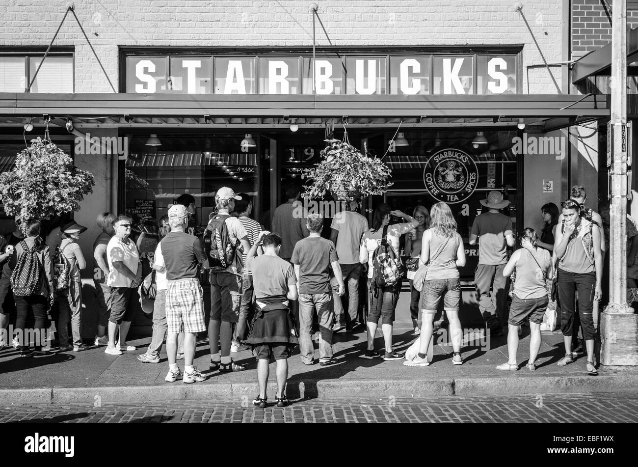 L'originale Starbucks coffee shop in Pike Place Market, Seattle Foto Stock