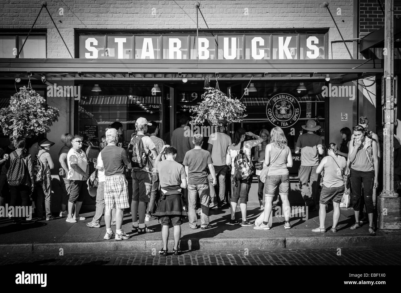 L'originale Starbucks coffee shop in Pike Place Market, Seattle Foto Stock