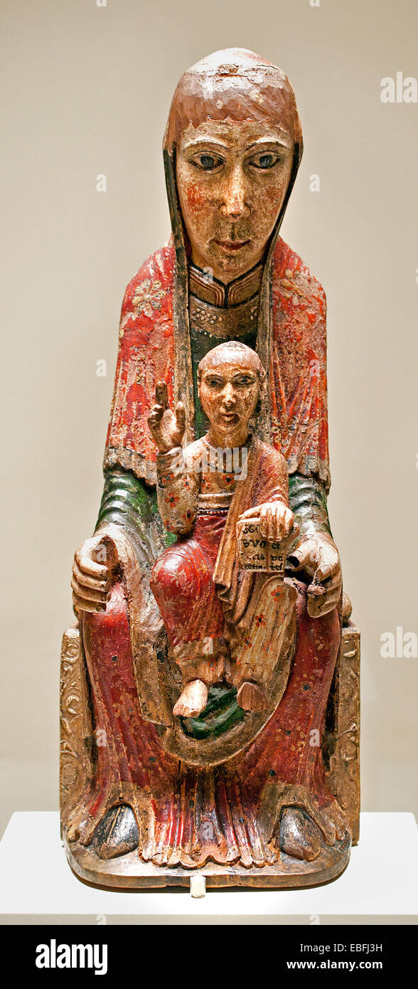 Vergine da Ger medievale di arte romanica del XII secolo la chiesa parrocchiale di Santa Coloma de Ger (Baixa Cerdanya) Spagna - Spagnolo Foto Stock