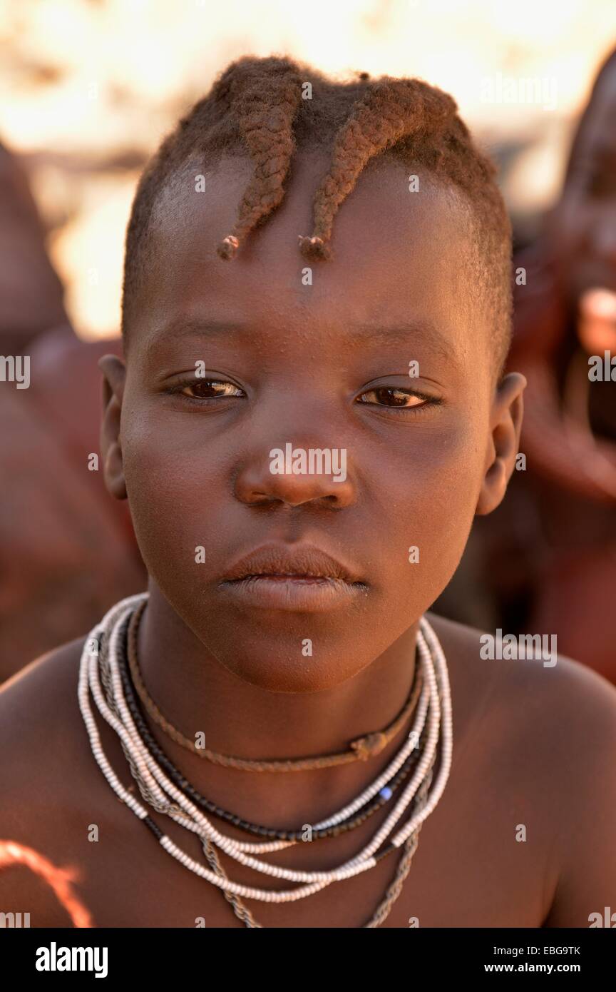 Ragazza Himba, ritratto, Ovikange, Kaokoland, Kunene, Namibia Foto Stock