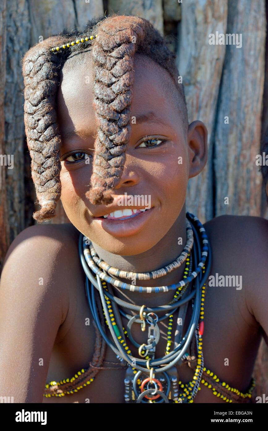 Ragazza Himba, ritratto, Omohanja, Kaokoland, Kunene, Namibia Foto Stock