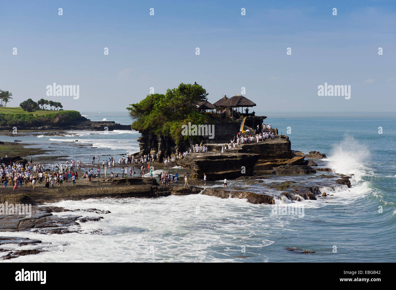 Dal Tempio Tanah Lot su una roccia nel mare, Tanah Lot, Bali, Indonesia Foto Stock