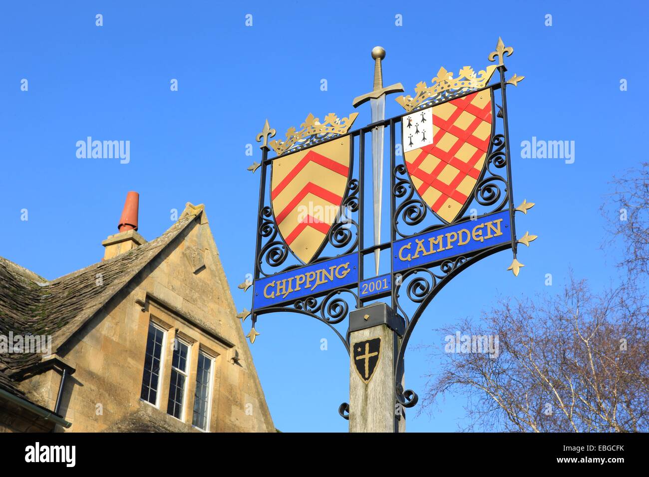 Il segno della città nella strada alta del Cotswold città di Chipping Campden Foto Stock