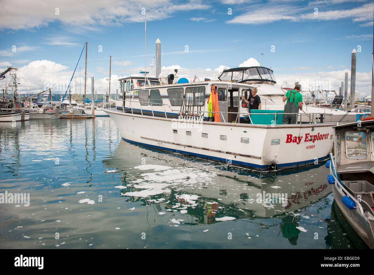 Barche ormeggiate nella Marina in Omero, Alaska. Foto Stock