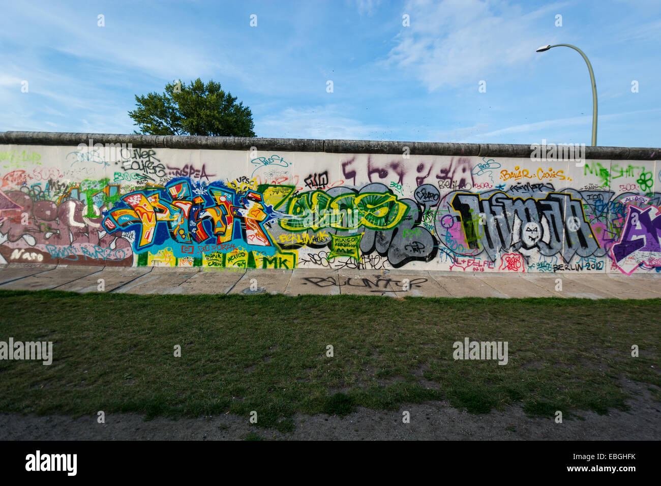 Mostra Gallery, la più grande galleria d'arte a cielo aperto in tutto il mondo, dipinta sul segmento del muro di Berlino.La sua è 1.3 kl lungo di th Foto Stock