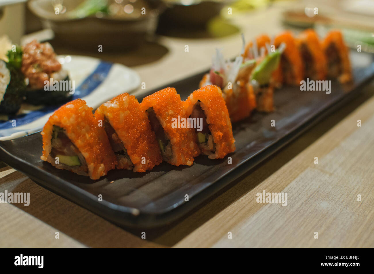 Rotoli di sushi al ristorante Isao, Bangkok, Thailandia Foto Stock