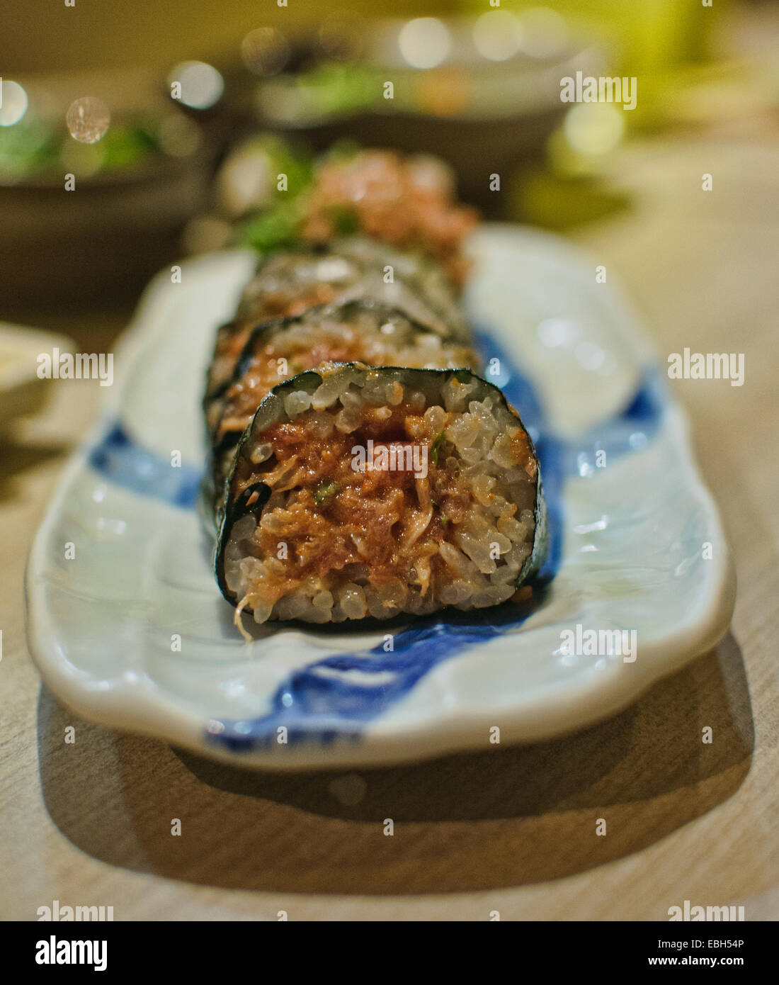 I sushi giapponesi i rulli a Isao Ristorante, Bangkok, Thailandia Foto Stock