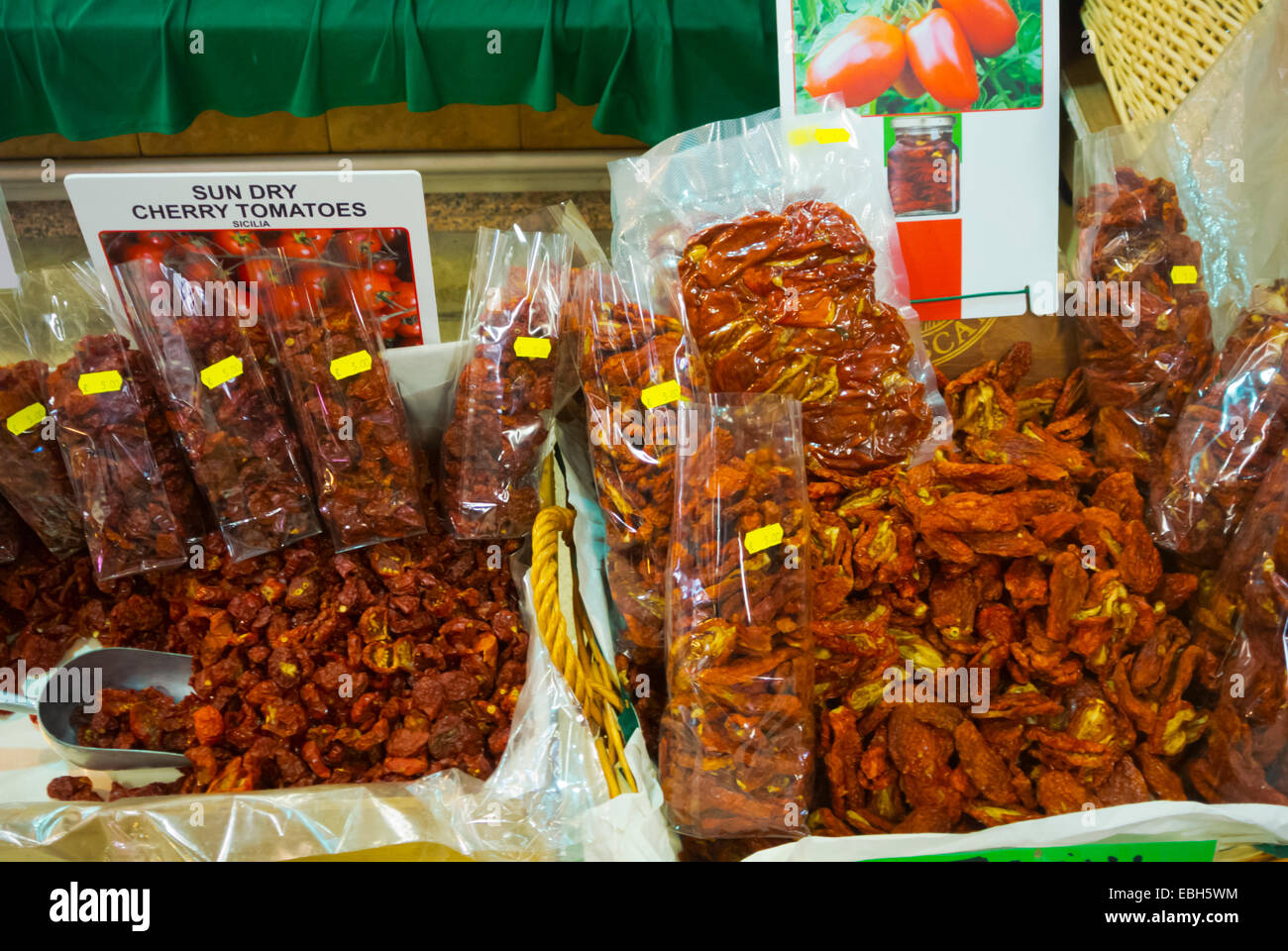 Pomodori secchi, del Mercato Centrale, mercato centrale, Firenze, Toscana, Italia Foto Stock