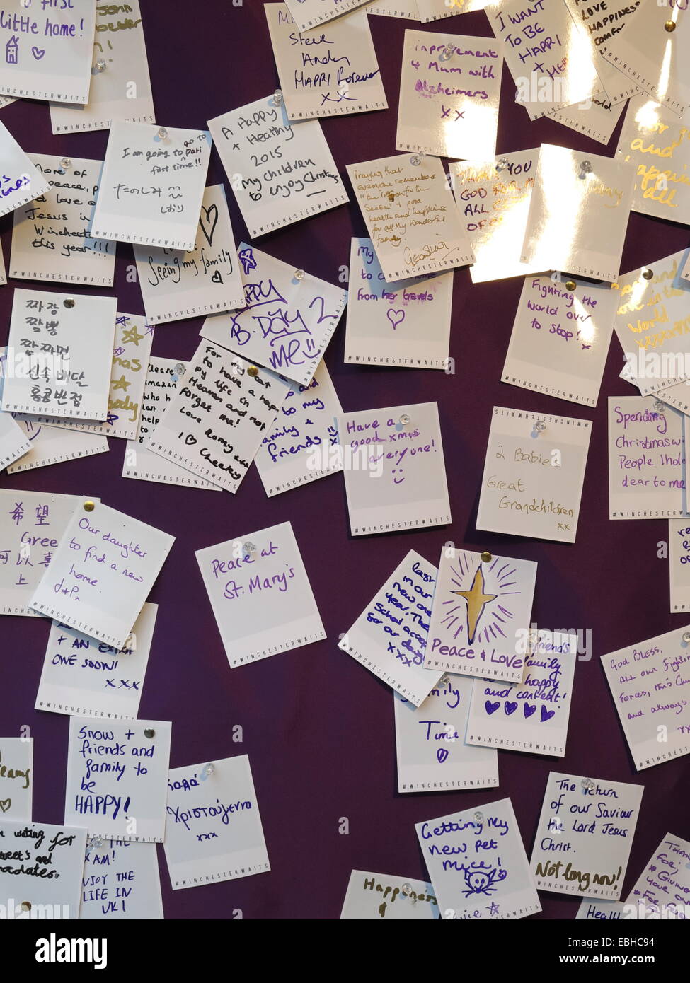 La Cattedrale di Winchester gli auguri di Natale Foto Stock