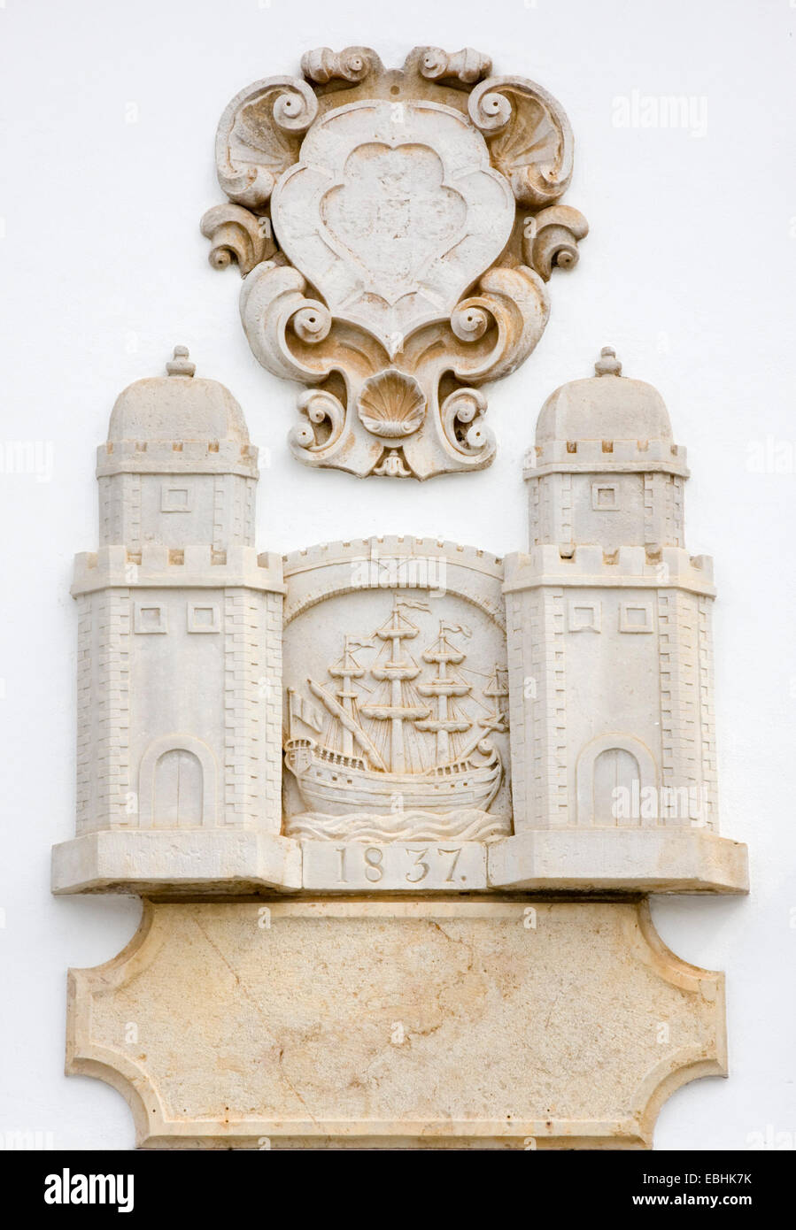 Dettaglio della parete, Camara Municipal (Municipio) dalla Praca da Republica, Tavira, Algarve, Portogallo, Settembre 2013 Foto Stock