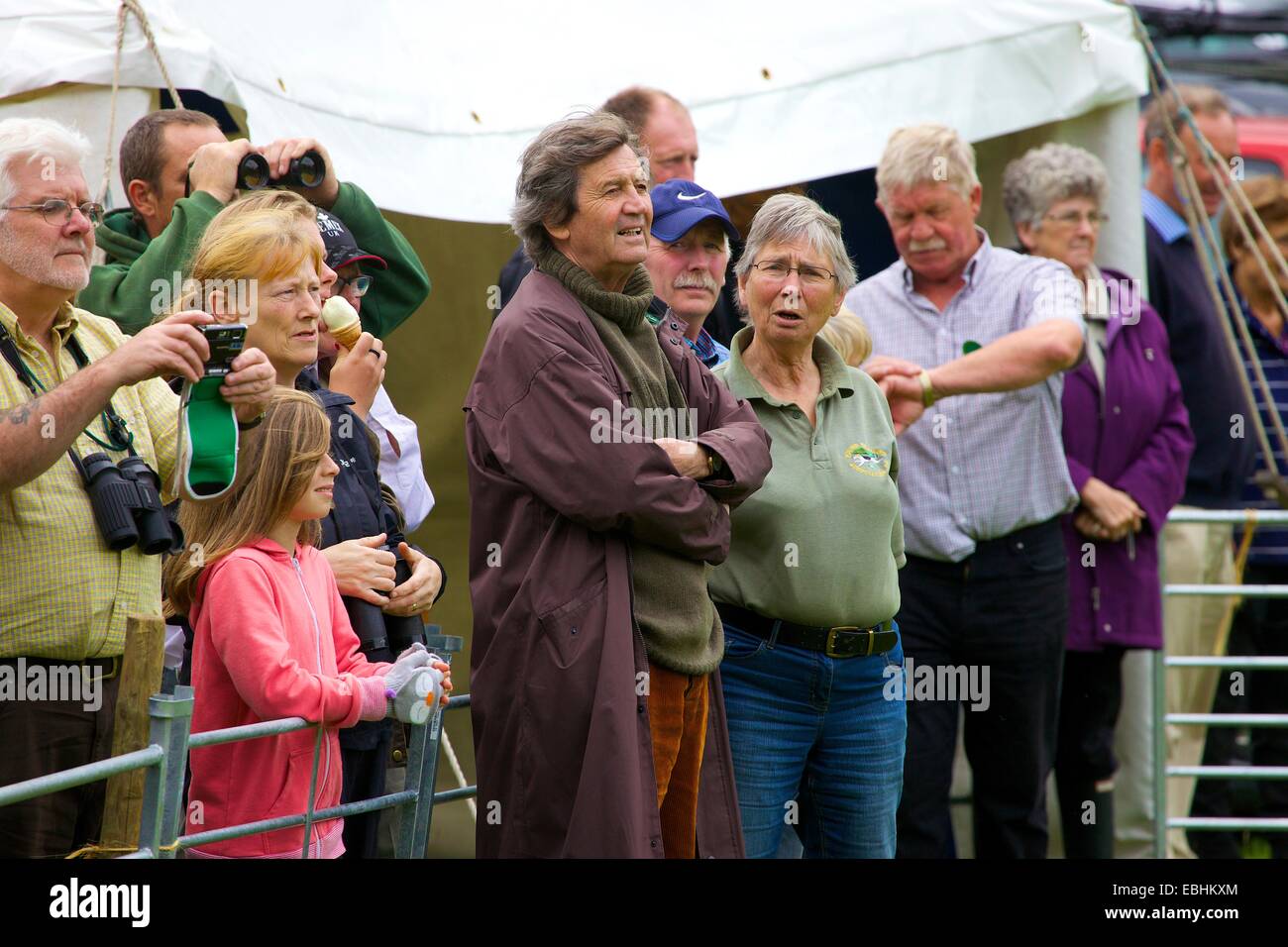 Melvin Bragg eventi guardando a Rydal Show, Rydal Hall, Ambleside, nel distretto del lago, Cumbria, Inghilterra, Regno Unito. Foto Stock