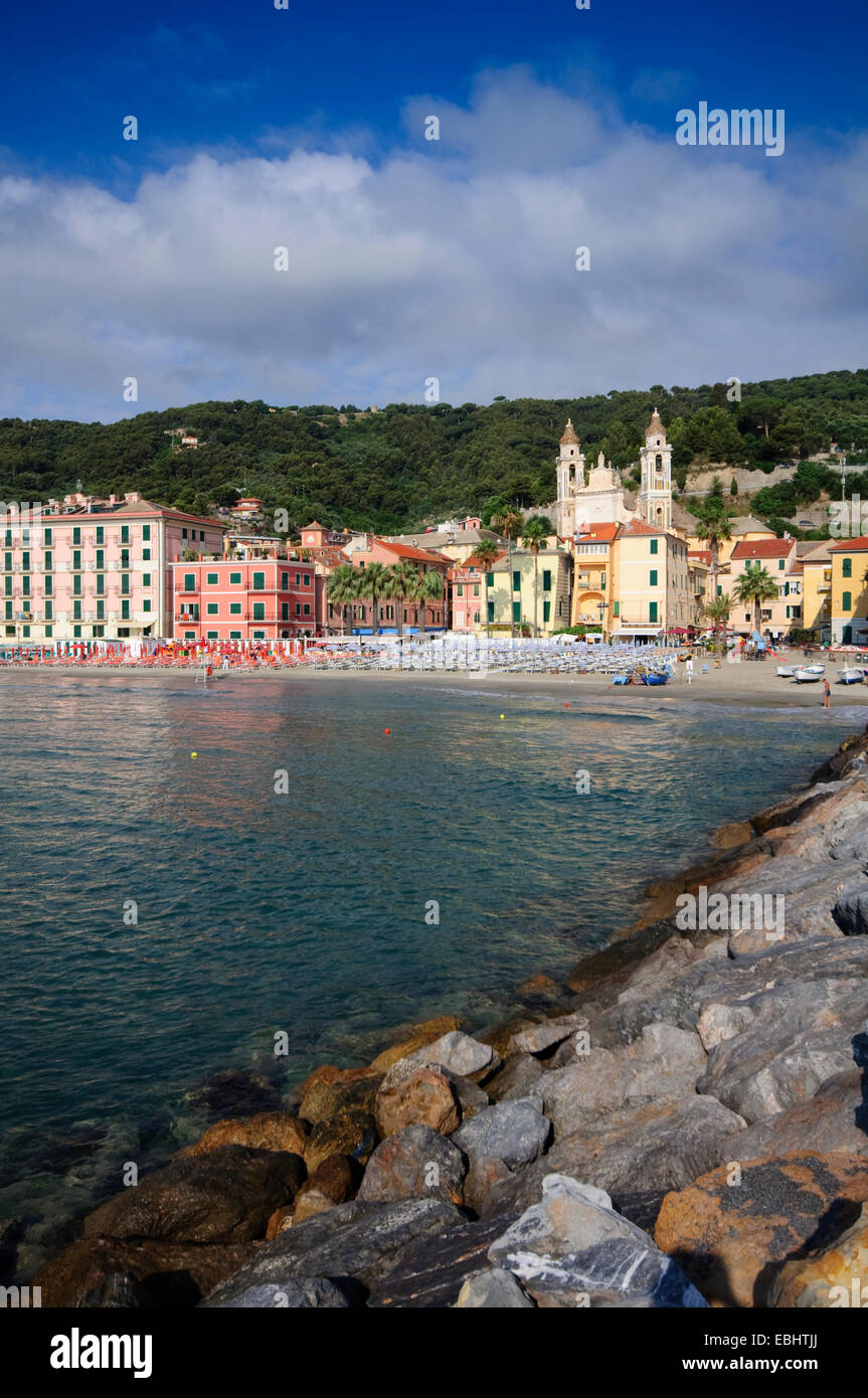 L'Italia, Liguria, Laigueglia, Spiaggia Foto Stock