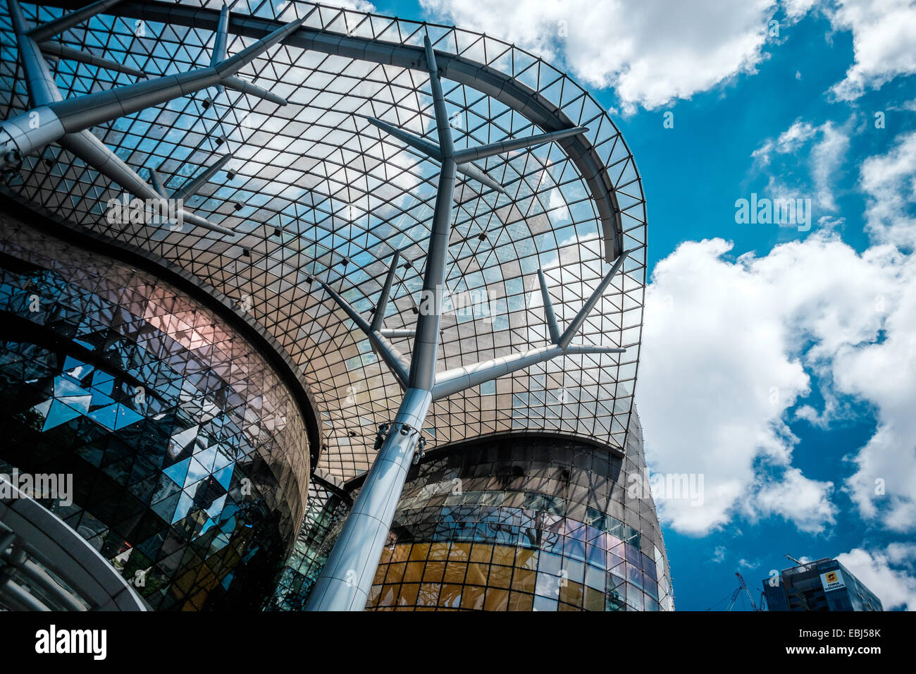 Moderna architettura degli edifici nella zona commerciale di Singapore Foto Stock