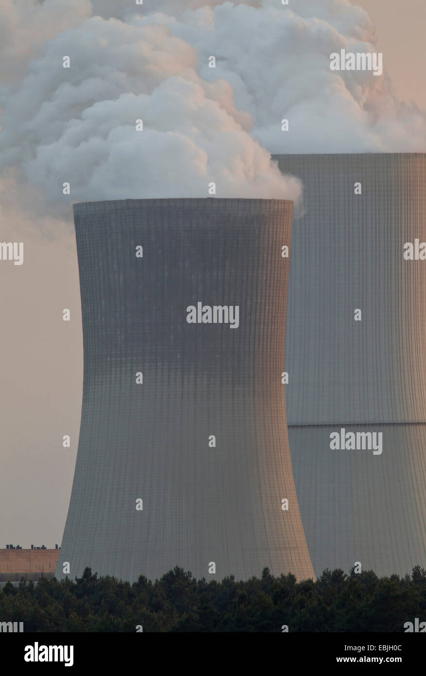 Torre di raffreddamento delle centrali elettriche a carbone Boxberg, in Germania, in Sassonia, Oberlausitz, Nochten Foto Stock