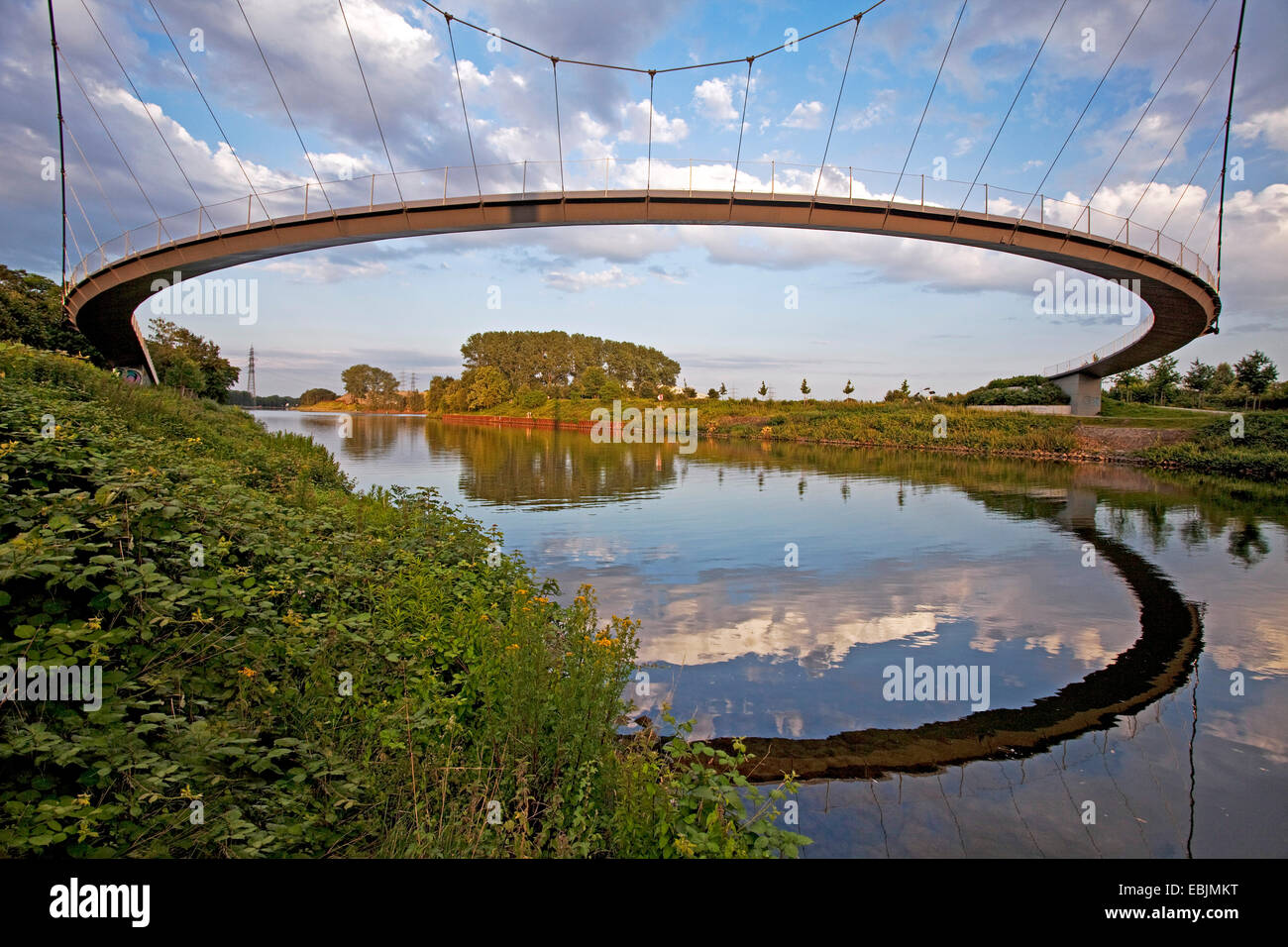 Ponte Grimbergbruecke, Grimberger Sichel oltre Rhine-Herne Canal, in Germania, in Renania settentrionale-Vestfalia, la zona della Ruhr, Gelsenkirchen Foto Stock
