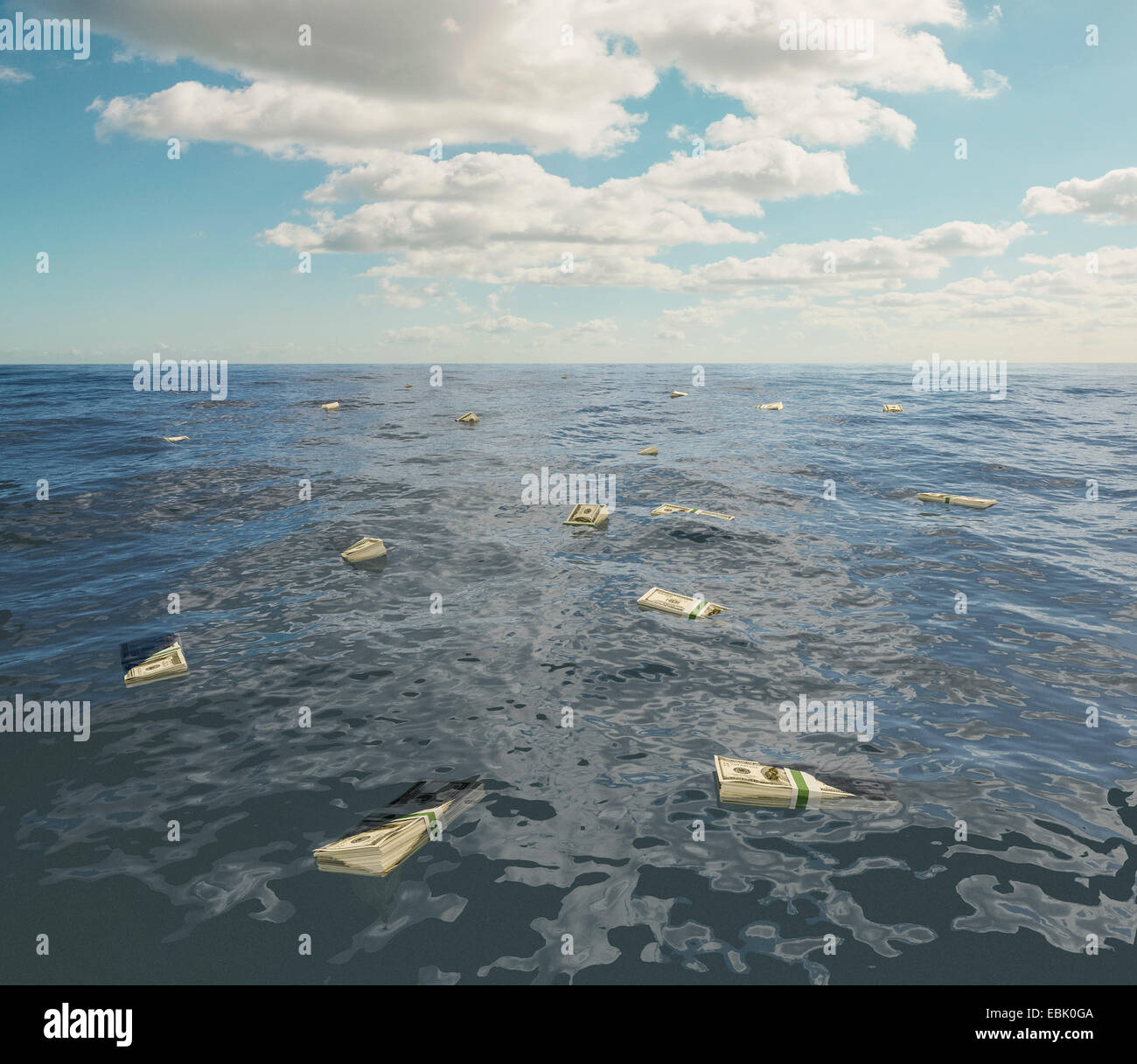 Grande gruppo di un centinaio di dollari pile galleggianti sulla superficie del mare Foto Stock