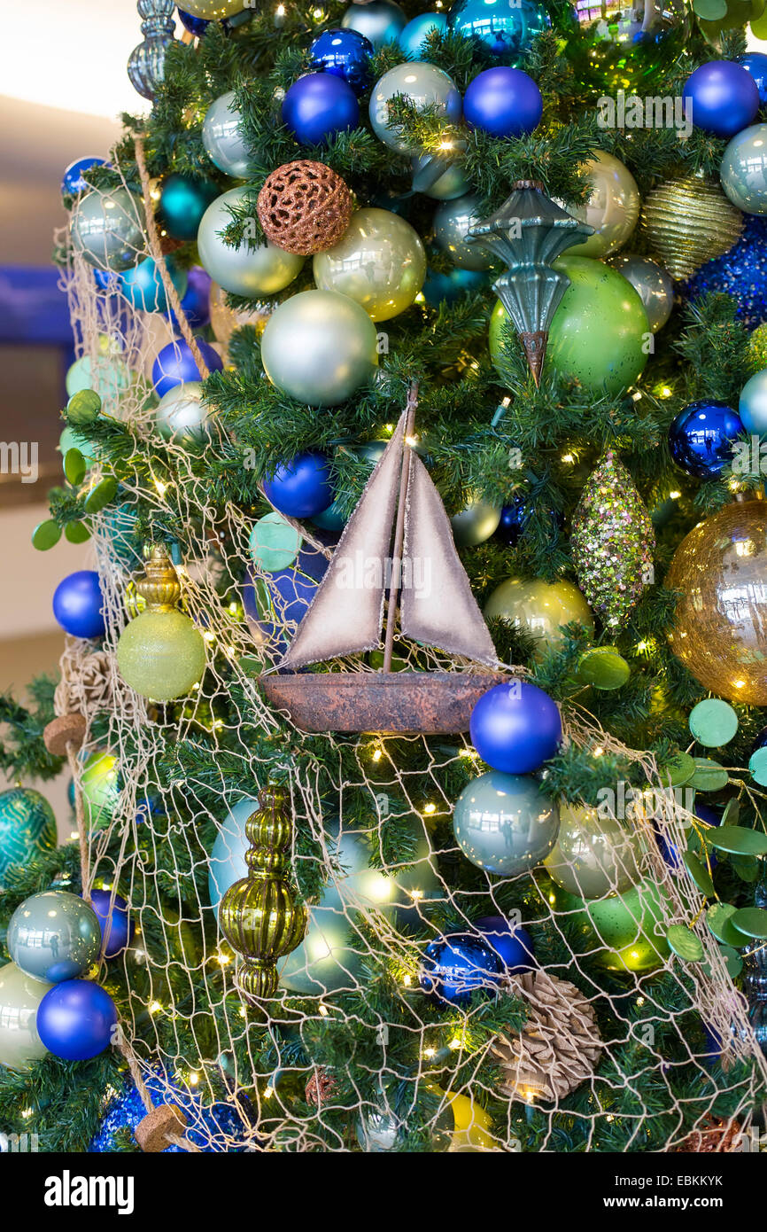 Salt Lake City, Utah - un albero di Natale in un Mormone Visitor Center di Temple Square. Foto Stock