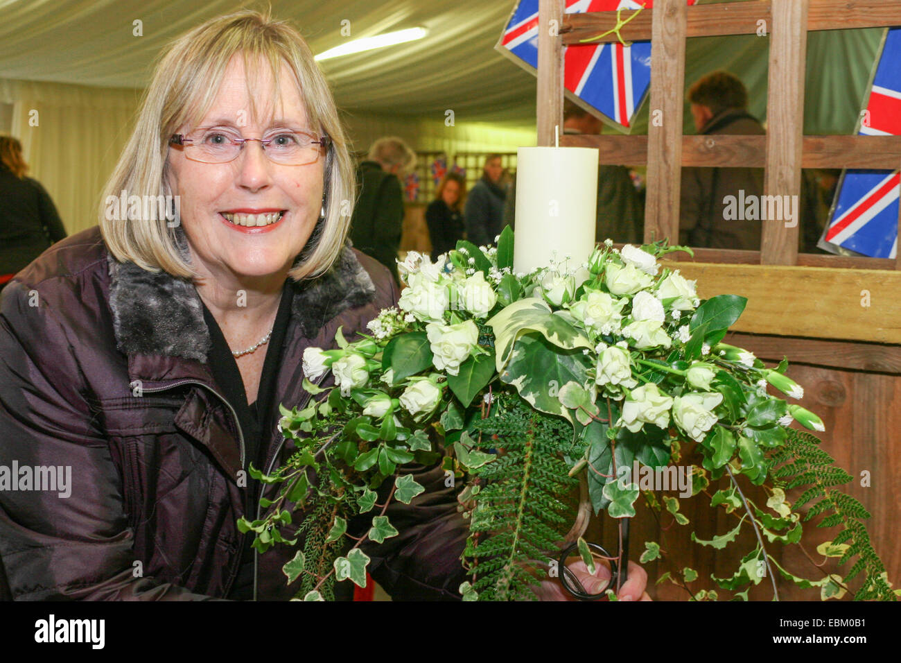 Melton Mowbray, Leicestershire, Regno Unito. 2° dic 2014. Vincitore del Best in Show Display floreali nelle arti floreali sezione dell annuale Melton Mowbray e Belvoir Fatstock Show è stato Vivienne James. Credito: Jim Harrison/Alamy Live News Foto Stock