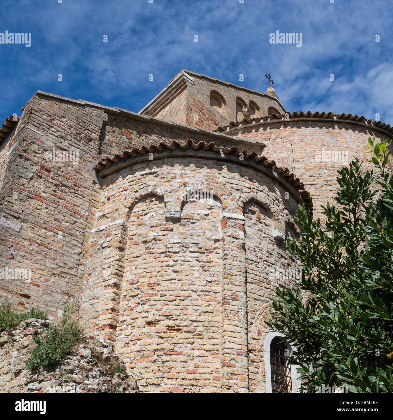 Il retro della basilica di Santa Maria Assunta a Torcello, Venezia Foto Stock